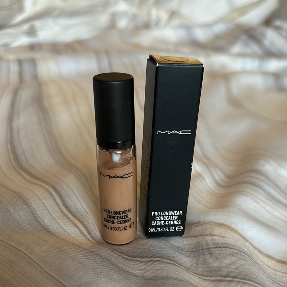 MAC Cosmetics Pro Longwear Concealer - NW35 NIB